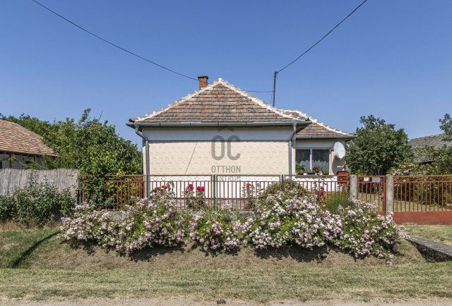 Eladó családi ház, Kislángon 28 M Ft, 3 szobás