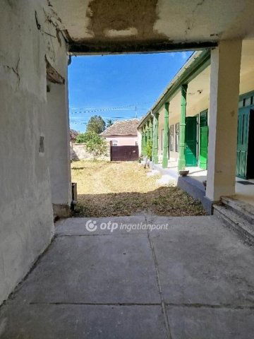 Eladó családi ház, Bátaszéken 65 M Ft, 5 szobás