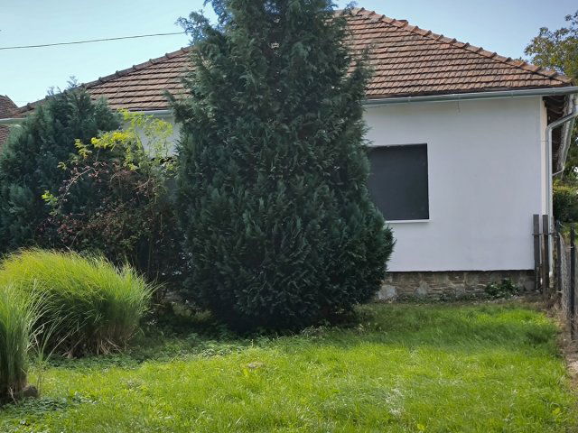 Eladó családi ház, Jákon 45 M Ft, 3 szobás