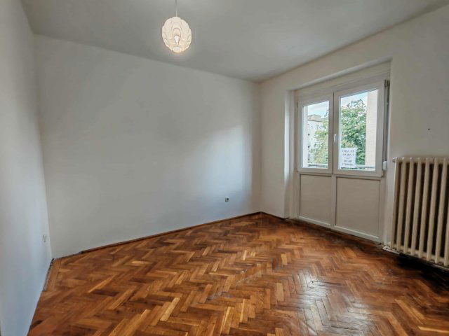 Eladó téglalakás, Tatabányán 55.5 M Ft, 3 szobás