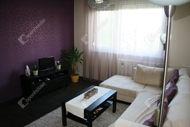 Kiadó panellakás, albérlet, Győrött 150 E Ft / hó, 1 szobás