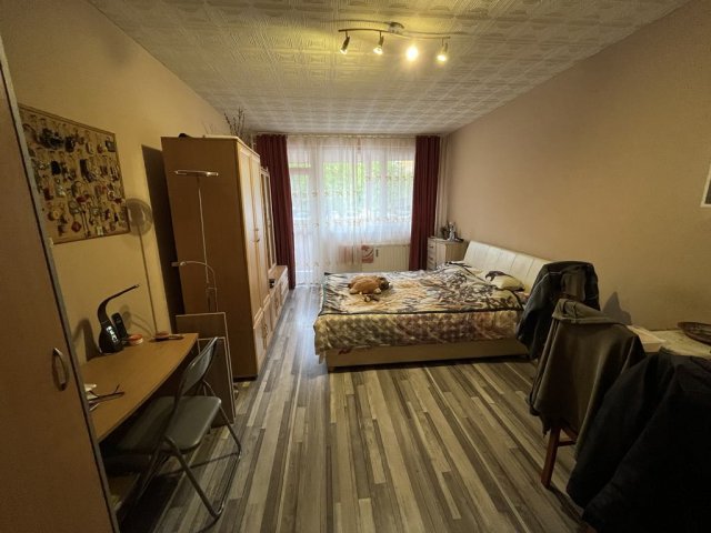 Eladó panellakás, Dunaújvárosban 37.99 M Ft, 3 szobás
