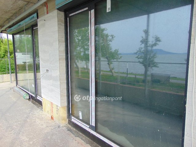 Eladó nyaraló, Balatonfenyvesen 218.75 M Ft, 2 szobás