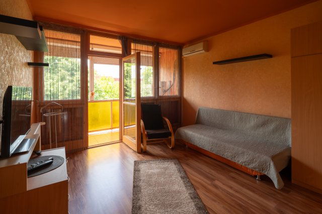 Eladó panellakás, Pécsett 43 M Ft, 2+1 szobás