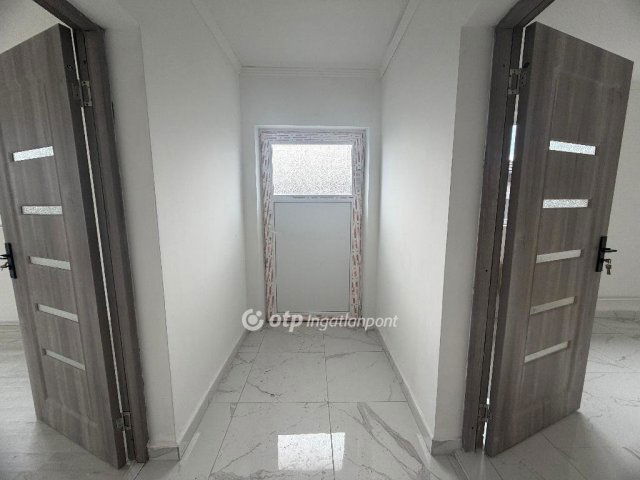 Eladó családi ház, Szabadkígyóson 30 M Ft, 2 szobás