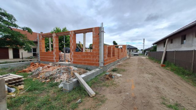 Eladó ikerház, Albertirsán 85 M Ft, 3 szobás