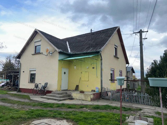 Eladó családi ház, Tiszaföldváron 25.5 M Ft, 4 szobás