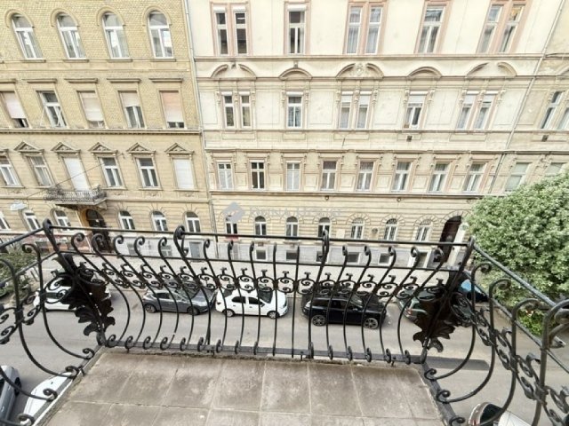 Eladó téglalakás, Budapesten, XII. kerületben 129 M Ft, 3 szobás