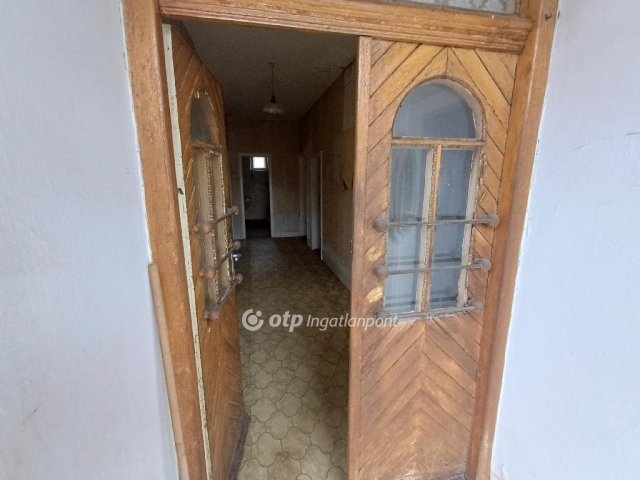 Eladó családi ház, Sirokban 42.99 M Ft, 3 szobás