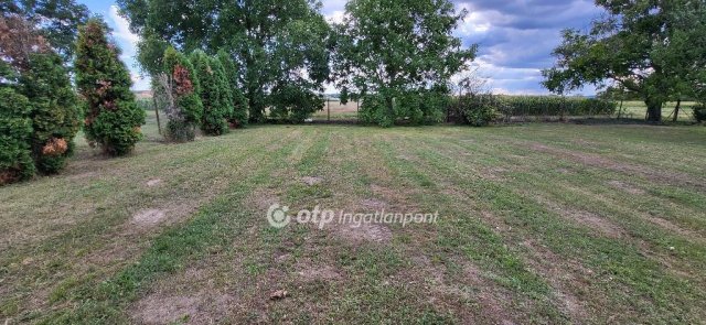 Eladó telek, Péren 16.9 M Ft / költözzbe.hu