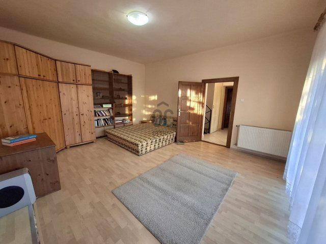 Eladó családi ház, Kerepesen 105 M Ft, 6 szobás