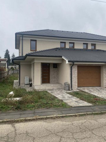 Eladó ikerház, Debrecenben 160 M Ft, 5 szobás