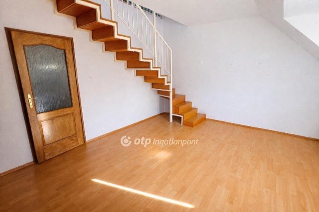 Eladó téglalakás, Egerben 37.9 M Ft, 1 szobás