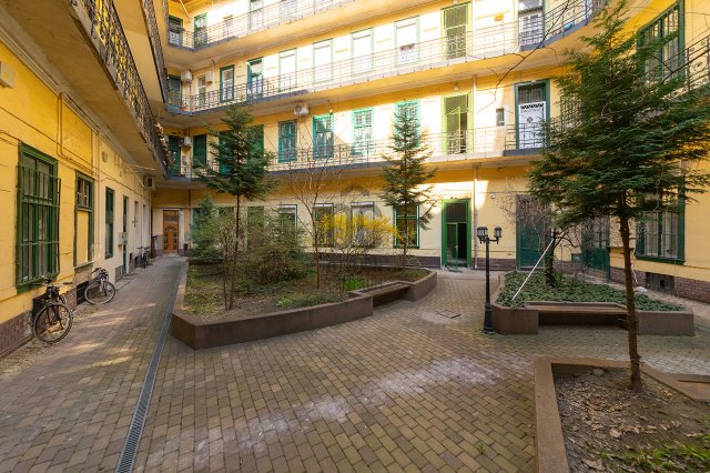 Eladó téglalakás, VIII. kerületben, Népszínház utcában