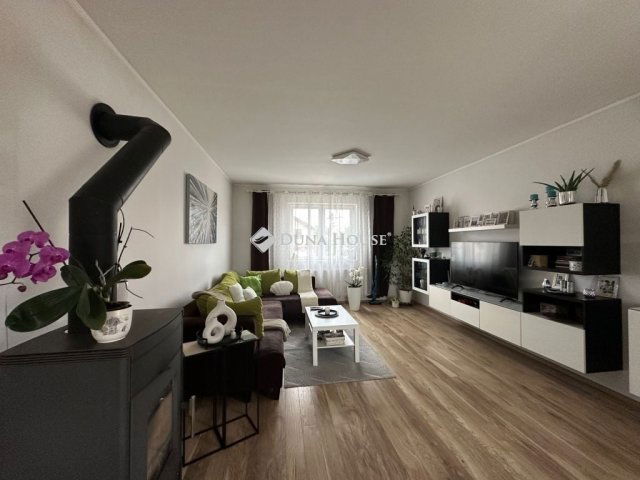 Eladó családi ház, Érden 102.3 M Ft, 4 szobás