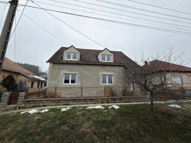 Eladó családi ház, Magyarszéken 58 M Ft, 4+3 szobás