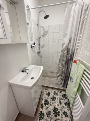 Kiadó panellakás, albérlet, Pakson 150 E Ft / hó, 1 szobás