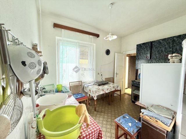 Eladó családi ház, Székesfehérvárott 49.99 M Ft, 2 szobás