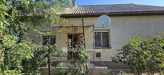 Eladó családi ház, Szolnokon 40 M Ft, 4 szobás