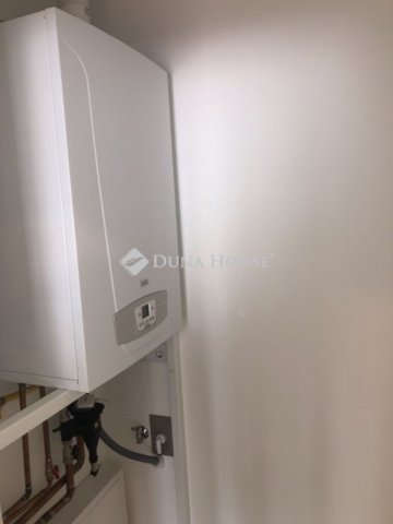 Eladó téglalakás, Pécsett 63.9 M Ft, 2 szobás