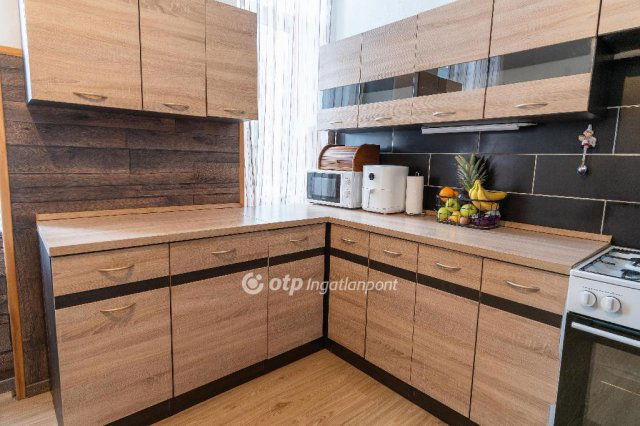 Eladó téglalakás, Budapesten, VIII. kerületben 63.99 M Ft