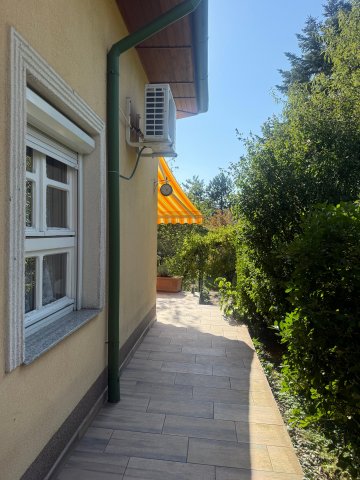 Eladó családi ház, Pécsett 195 M Ft, 5 szobás