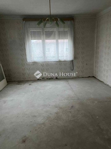 Eladó családi ház, Püskin 18 M Ft, 3 szobás