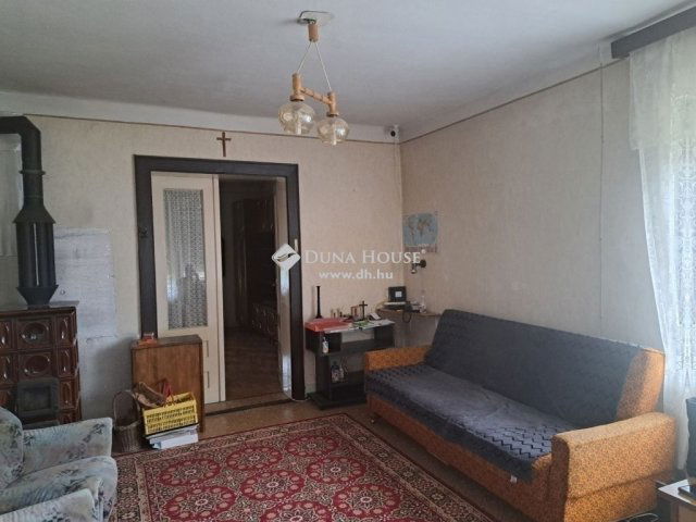 Eladó családi ház, Mendén 57 M Ft, 3 szobás