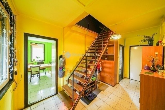 Eladó családi ház, Vecsésen 95 M Ft, 4 szobás