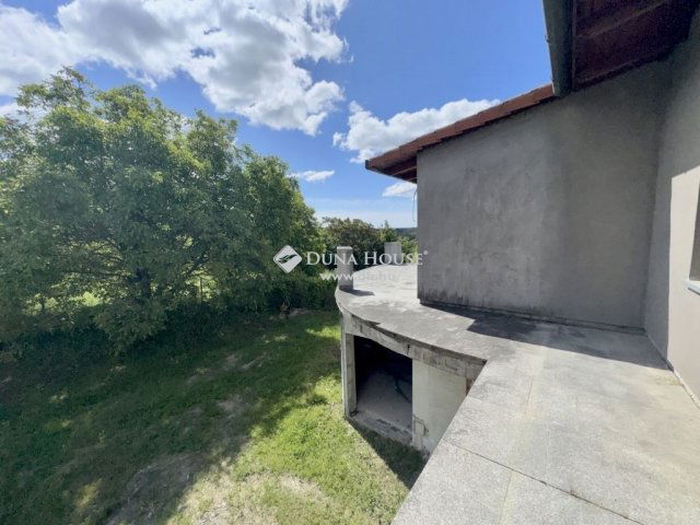 Eladó családi ház, Ürömön 449.9 M Ft, 6 szobás