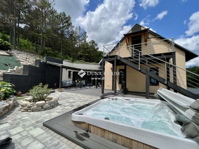 Eladó családi ház, Balatonfüreden 410 M Ft, 4 szobás