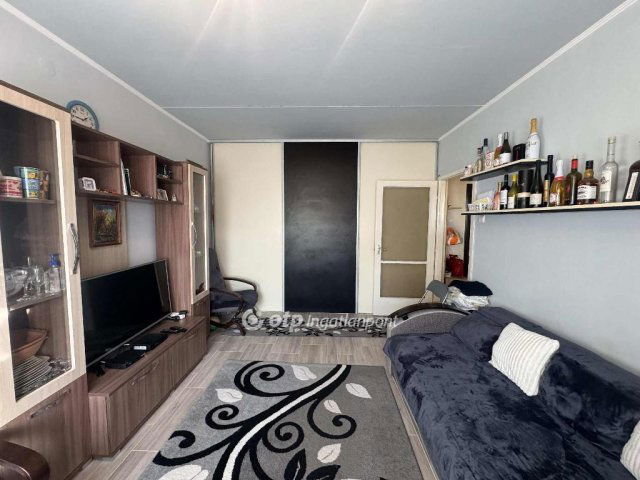 Eladó panellakás, Debrecenben 54.9 M Ft, 2 szobás