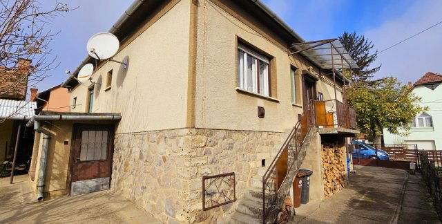 Eladó családi ház, Bogádon 64.99 M Ft, 4 szobás