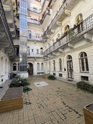 Eladó téglalakás, Budapesten, V. kerületben 53 M Ft, 1 szobás