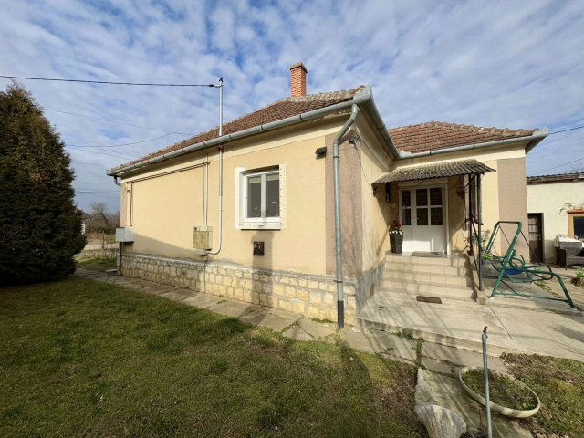 Eladó családi ház, Türjén 39.9 M Ft, 2 szobás