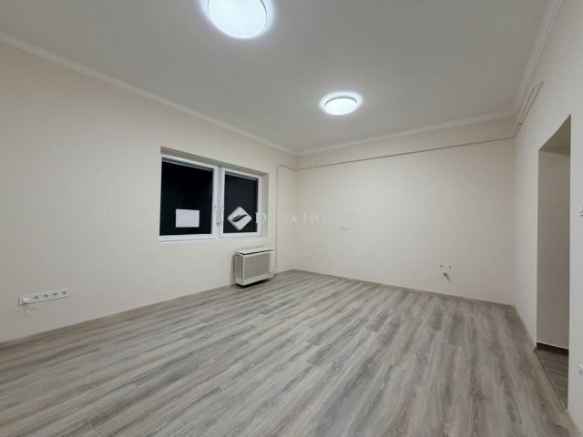 Eladó téglalakás, Cegléden 48.5 M Ft, 2 szobás