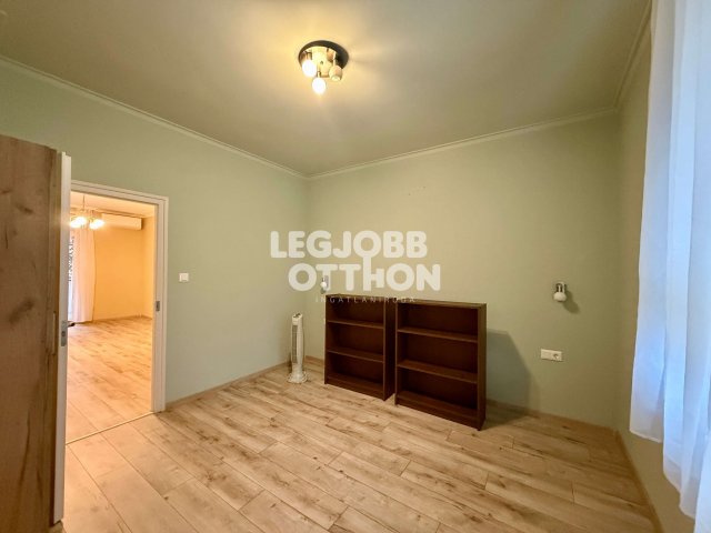 Eladó téglalakás, Cegléden 52 M Ft, 2 szobás
