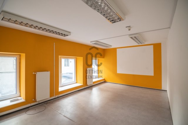 Eladó családi ház, Budapesten, I. kerületben 698 M Ft, 18 szobás
