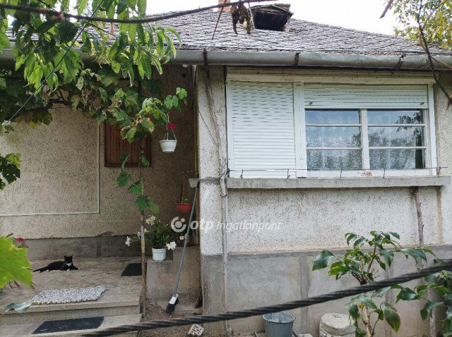 Eladó családi ház, Vissen 7.6 M Ft, 2 szobás