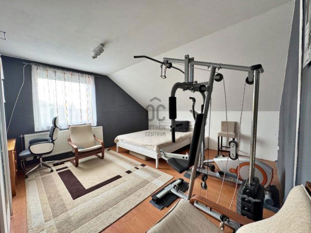 Eladó családi ház, Bicskén 89.9 M Ft, 6 szobás