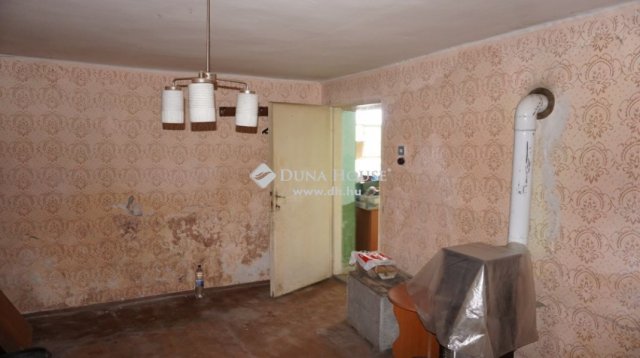 Eladó családi ház, Nagypálin 9.9 M Ft, 2 szobás