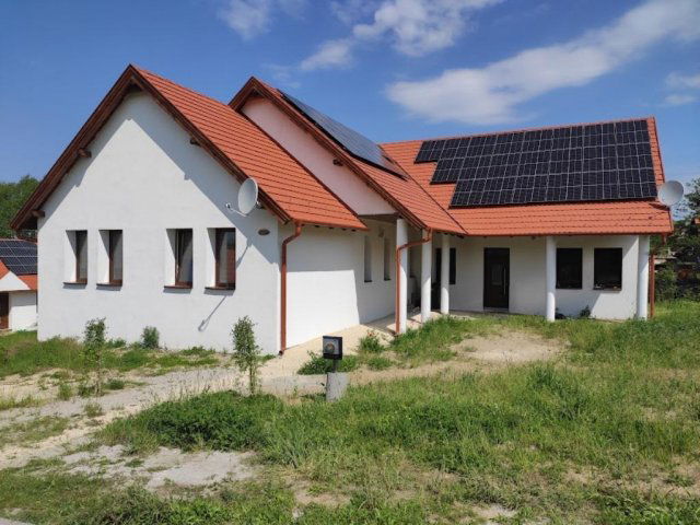 Eladó családi ház, Vértessomlón 114.9 M Ft, 5 szobás