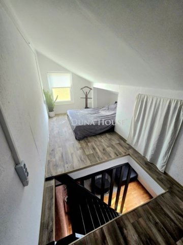 Eladó ikerház, Pécsett 93.99 M Ft, 5 szobás