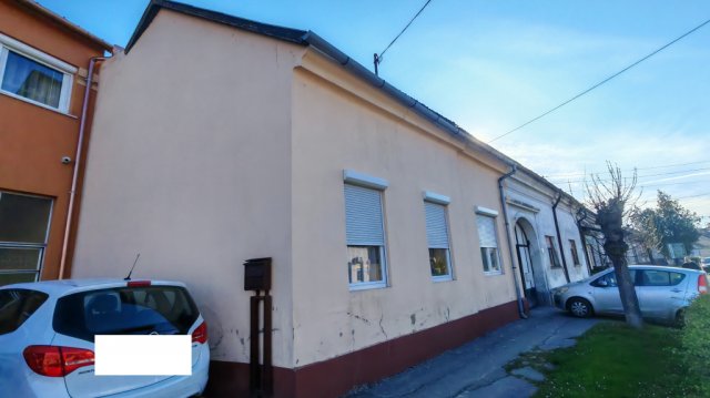 Eladó családi ház, Szigetváron 28 M Ft, 3 szobás