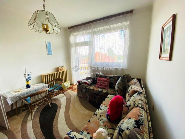 Eladó családi ház, Tápiószecsőn 69.9 M Ft, 6 szobás