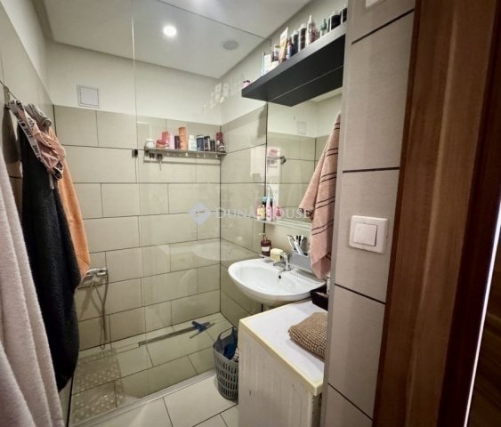 Eladó téglalakás, Budapesten, VIII. kerületben 85 M Ft, 3 szobás