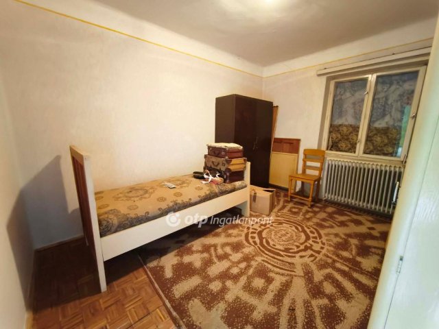 Eladó családi ház, Orosházán 24 M Ft, 3 szobás