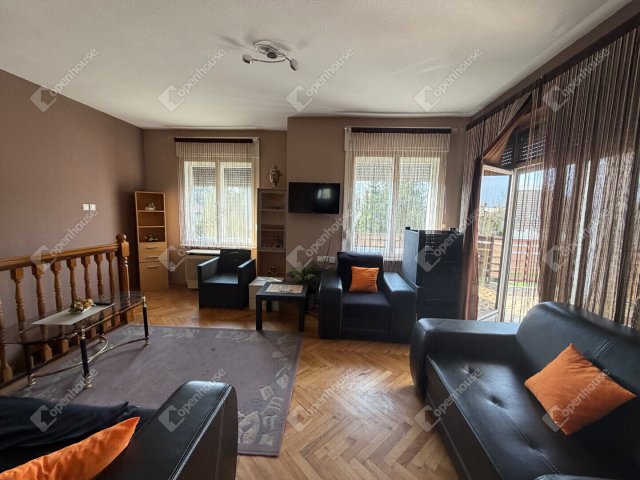 Eladó családi ház, Balatonmáriafürdőn 90 M Ft, 5 szobás