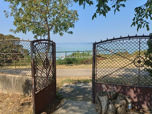 Eladó nyaraló, Balatonvilágoson 110 M Ft, 1+1 szobás