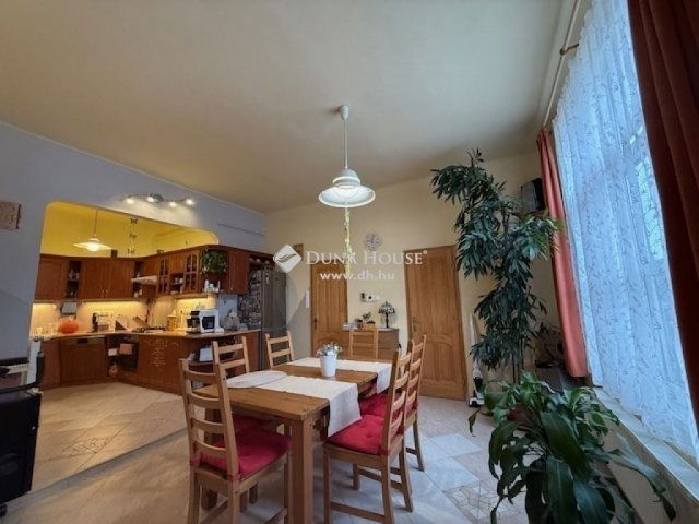 Eladó téglalakás, Budapesten, XII. kerületben 165 M Ft, 4 szobás